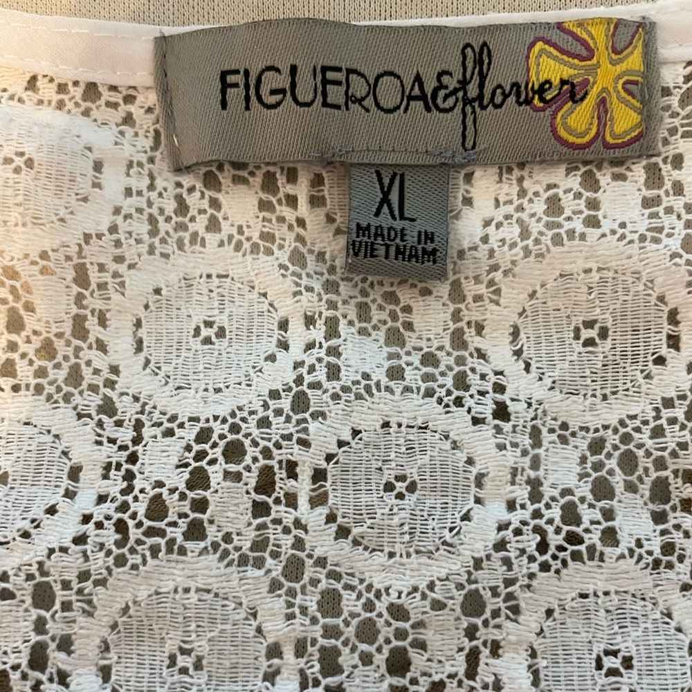 FIGUEROA & FLOWER XL Blue and White Boho Blouse with Relaxed Fit - Picture 9 of 9